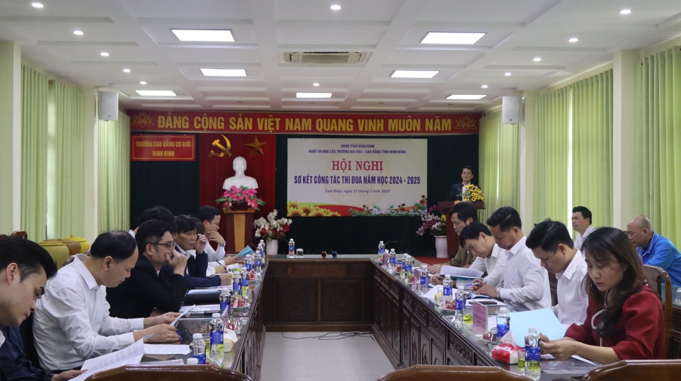 Hội nghị Sơ kết Công tác thi đua năm 2024-2025 Khối các trường Đại học – Cao đẳng tỉnh Ninh Bình. 9 1 1 1